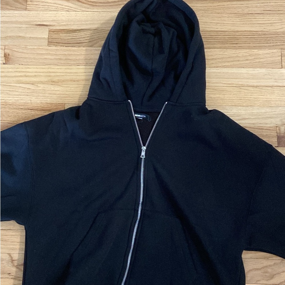 Nova men sip up sweatshirt